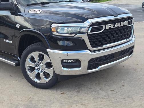 Diamond Black Crystal Pearlcoat 2026 RAM 1500 Big Horn/Lone Star