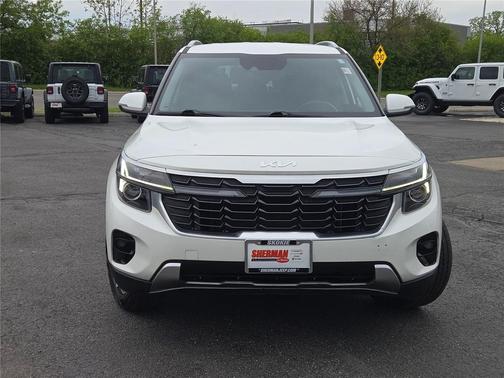 Snow White Pearl 2025 Kia Seltos S