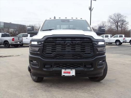 2025 RAM 3500 Tradesman Crew Cab 4x4 8' Box