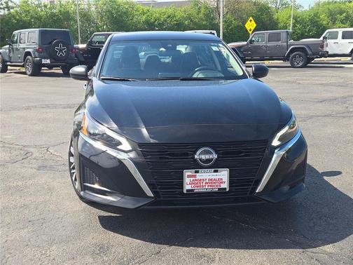 Super Black 2025 Nissan Altima SV FWD