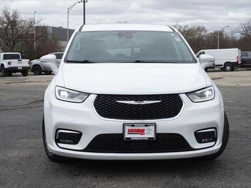 2022 Chrysler Pacifica Hybrid Touring L