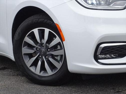 2022 Chrysler Pacifica Hybrid Touring L