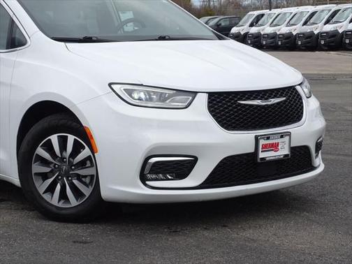 2022 Chrysler Pacifica Hybrid Touring L