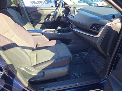 Deep Ocean Blue Pearl 2025 Nissan Rogue SV