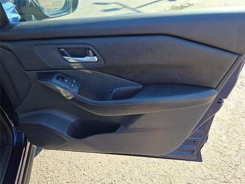 Deep Ocean Blue Pearl 2025 Nissan Rogue SV