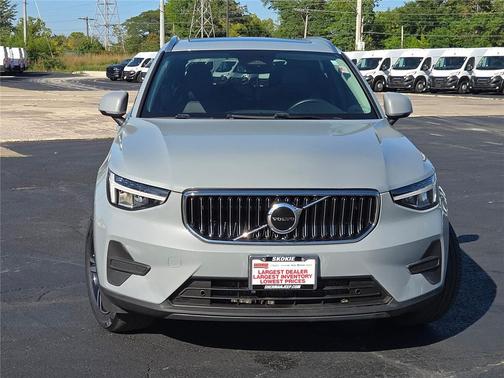 2024 Volvo XC40 B5 Core Bright Theme