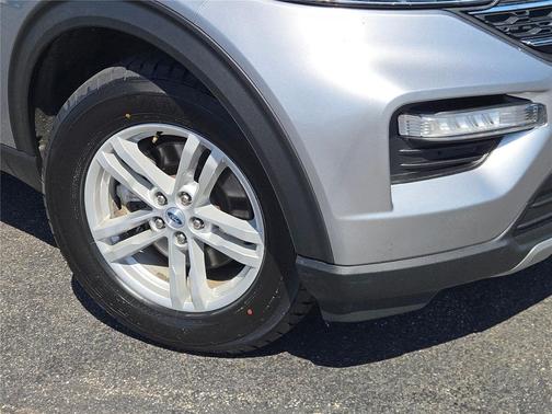 Iconic Silver 2024 Ford Explorer XLT