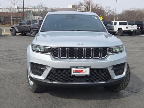 2024 Jeep Grand Cherokee Laredo