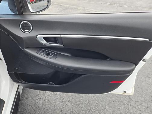 2023 Hyundai SONATA Hybrid SE