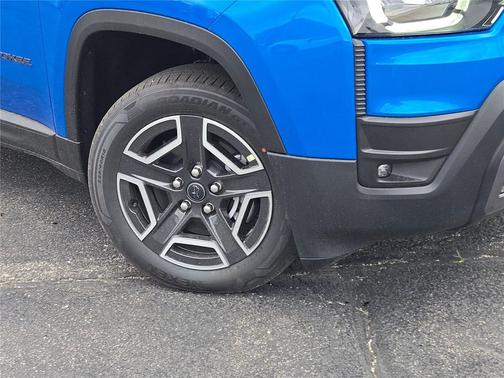 Hydro Blue Pearlcoat 2026 Jeep Cherokee Limited