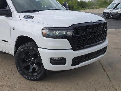 Bright White Clearcoat 2026 RAM 1500 Big Horn/Lone Star