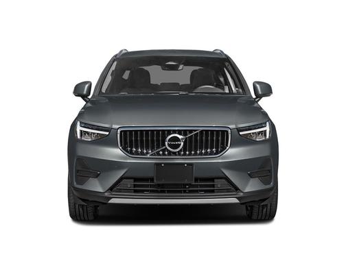 2024 Volvo XC40 B5 Core Dark Theme