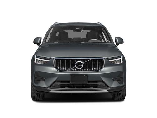 2024 Volvo XC40 B5 Core Dark Theme