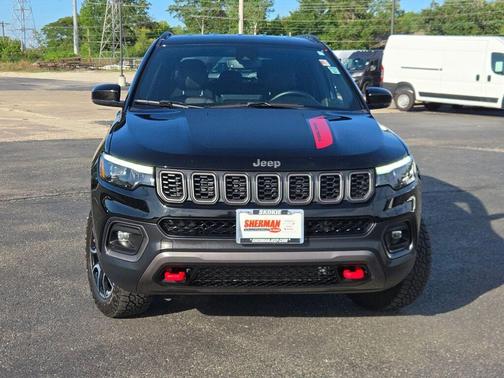 Diamond Black Crystal Pearlcoat 2024 Jeep Compass Trailhawk