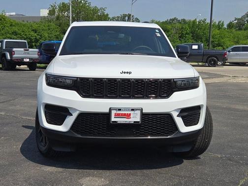 2024 Jeep Grand Cherokee Altitude