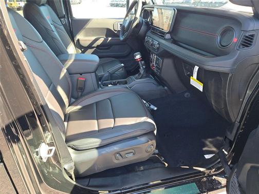 Black Clearcoat 2026 Jeep Wrangler Rubicon