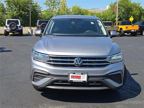 2024 Volkswagen Tiguan 2.0T SE