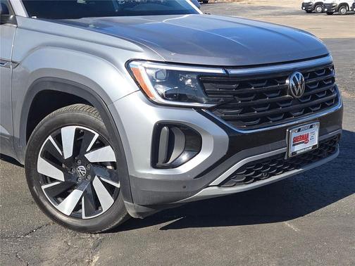 2025 Volkswagen Atlas Cross Sport 2.0T SE w/Technology 4MOTION