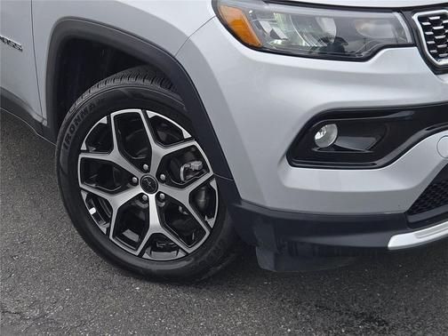 Silver Zynith Metallic Clearcoat 2025 Jeep Compass Limited
