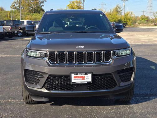 Baltic Gray Metallic Clearcoat 2025 Jeep Grand Cherokee Laredo