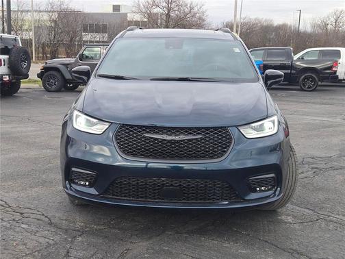 2025 Chrysler Pacifica Limited