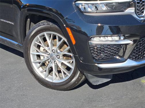 2022 Jeep Grand Cherokee Summit