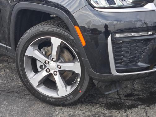 Diamond Black Crystal Pearlcoat 2026 Jeep Grand Cherokee Limited
