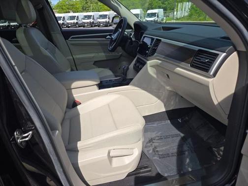 2023 Volkswagen Atlas 3.6L SE w/Technology