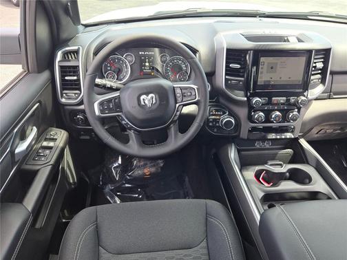 Bright White Clearcoat 2025 RAM 1500 Big Horn/Lone Star