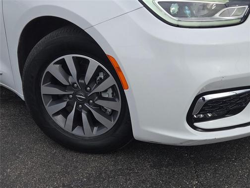 2023 Chrysler Pacifica Hybrid Limited