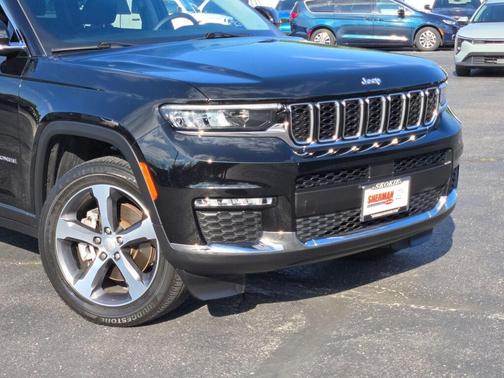 Diamond Black Crystal Pearlcoat 2023 Jeep Grand Cherokee L Limited