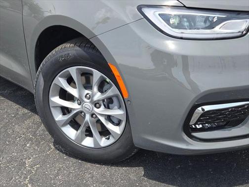 2025 Chrysler Pacifica L