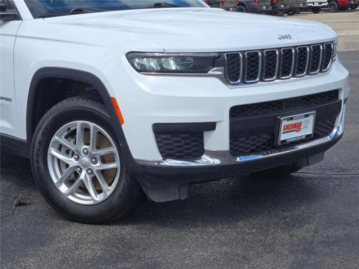 Bright White Clearcoat 2024 Jeep Grand Cherokee L Laredo
