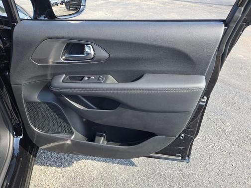 2025 Chrysler Pacifica L