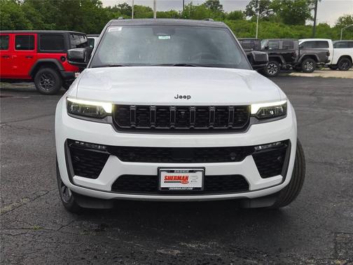 Bright White Clearcoat 2026 Jeep Grand Cherokee Summit