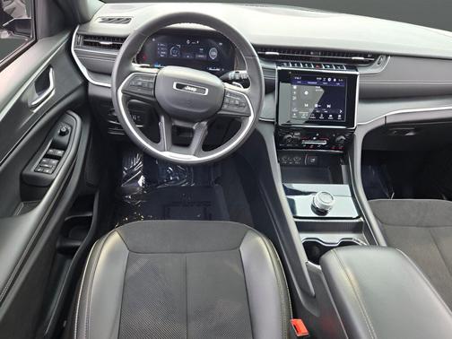 Silver Zynith 2024 Jeep Grand Cherokee Altitude