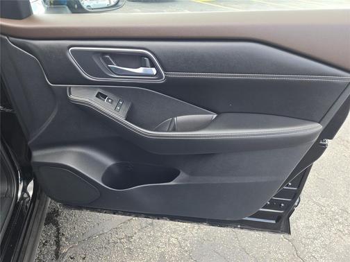 Super Black 2021 Nissan Rogue SL