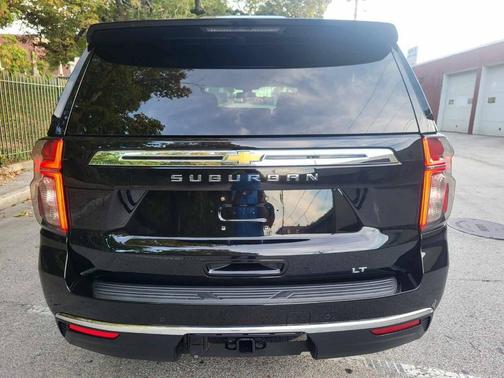 2021 Chevrolet Suburban LT