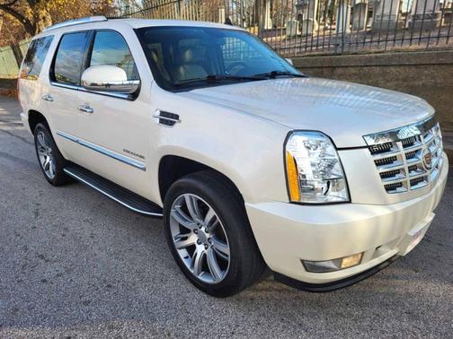 2013 Cadillac Escalade Luxury