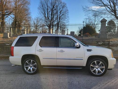 2013 Cadillac Escalade Luxury
