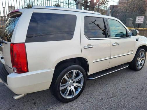 2013 Cadillac Escalade Luxury