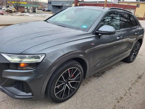 2021 Audi Q8 55 Premium Plus