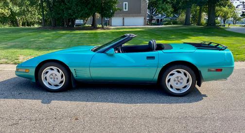 Turquoise 1991 Chevrolet Corvette Base