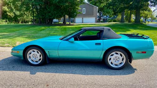Turquoise 1991 Chevrolet Corvette Base