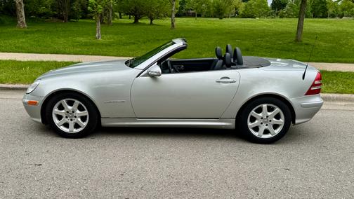 Brillian Silver 2003 Mercedes-Benz SLK-Class SLK230 Kompressor