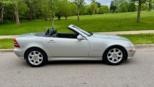 Brillian Silver 2003 Mercedes-Benz SLK-Class SLK230 Kompressor