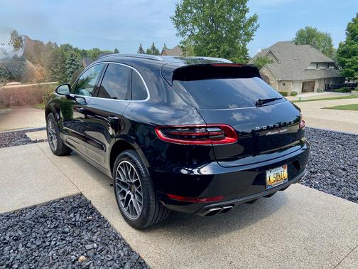 2015 Porsche Macan Turbo