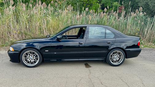 Jet Black 2000 BMW M5 Base