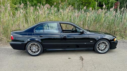 Jet Black 2000 BMW M5 Base
