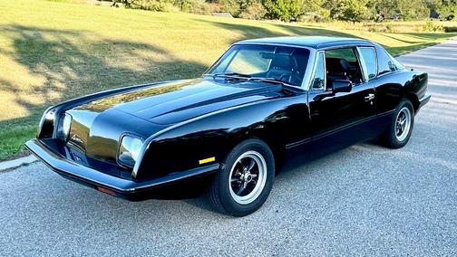 1984 Avanti Motors Avanti II Base